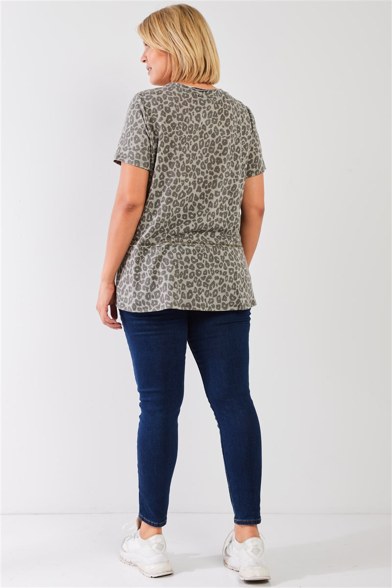 Plus Sage Washed Effect Leopard Print Short Sleeve Round Neck Raw Hem & Exposed Stitching Trim Relaxed Top