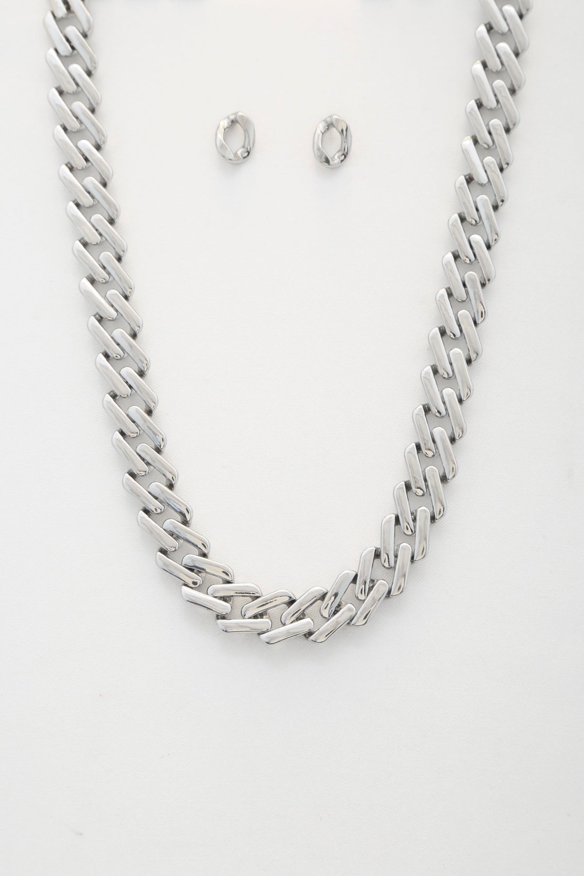 Rectangle Link Metal Necklace